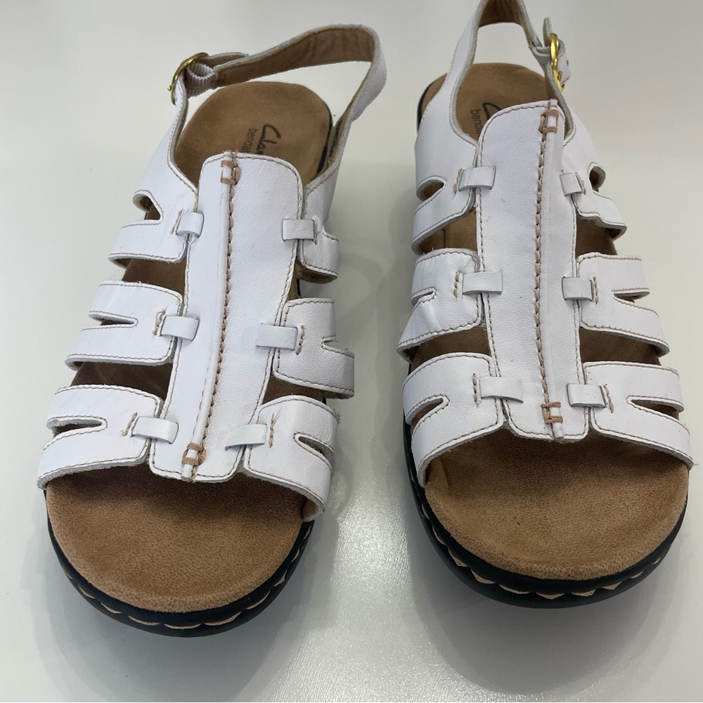 Clarks Lexi Marigold White Leather Fisherman Sandals, size 11W - Picture 2 of 9